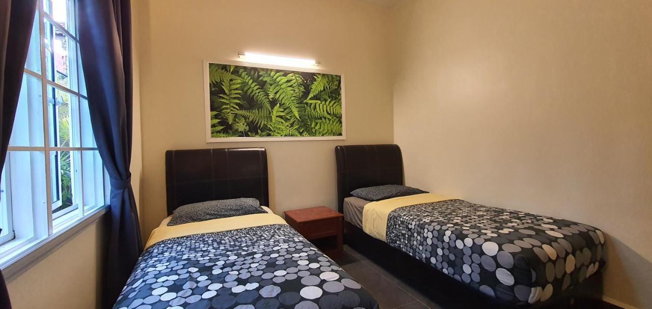 Gerard'S "Backpackers" Roomstay No Children Adults Only Cameron Highlands Buitenkant foto